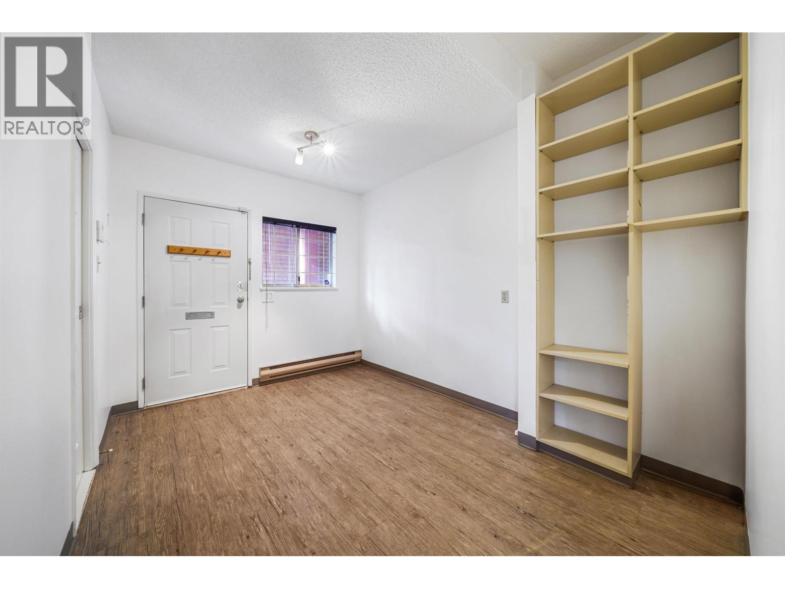 1233 W 7th Avenue Property Photo 7
