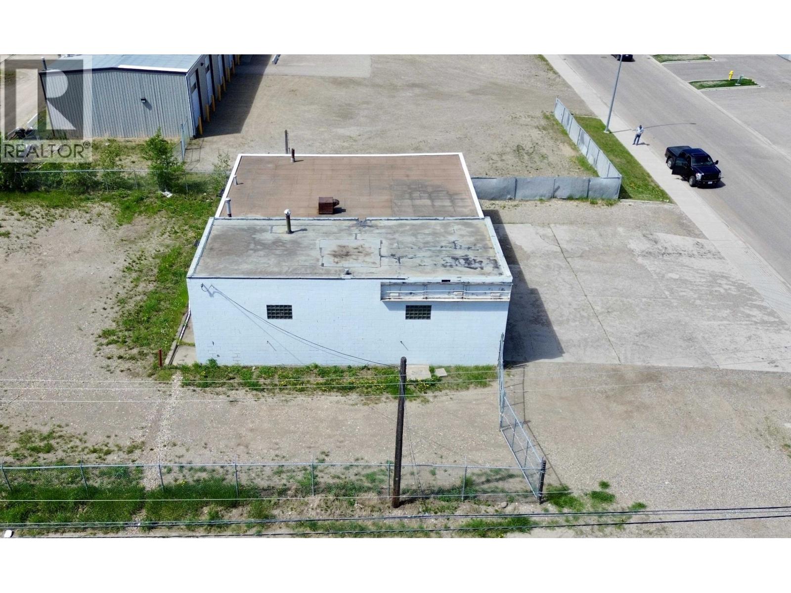 10021 94 Avenue Property Photo 4