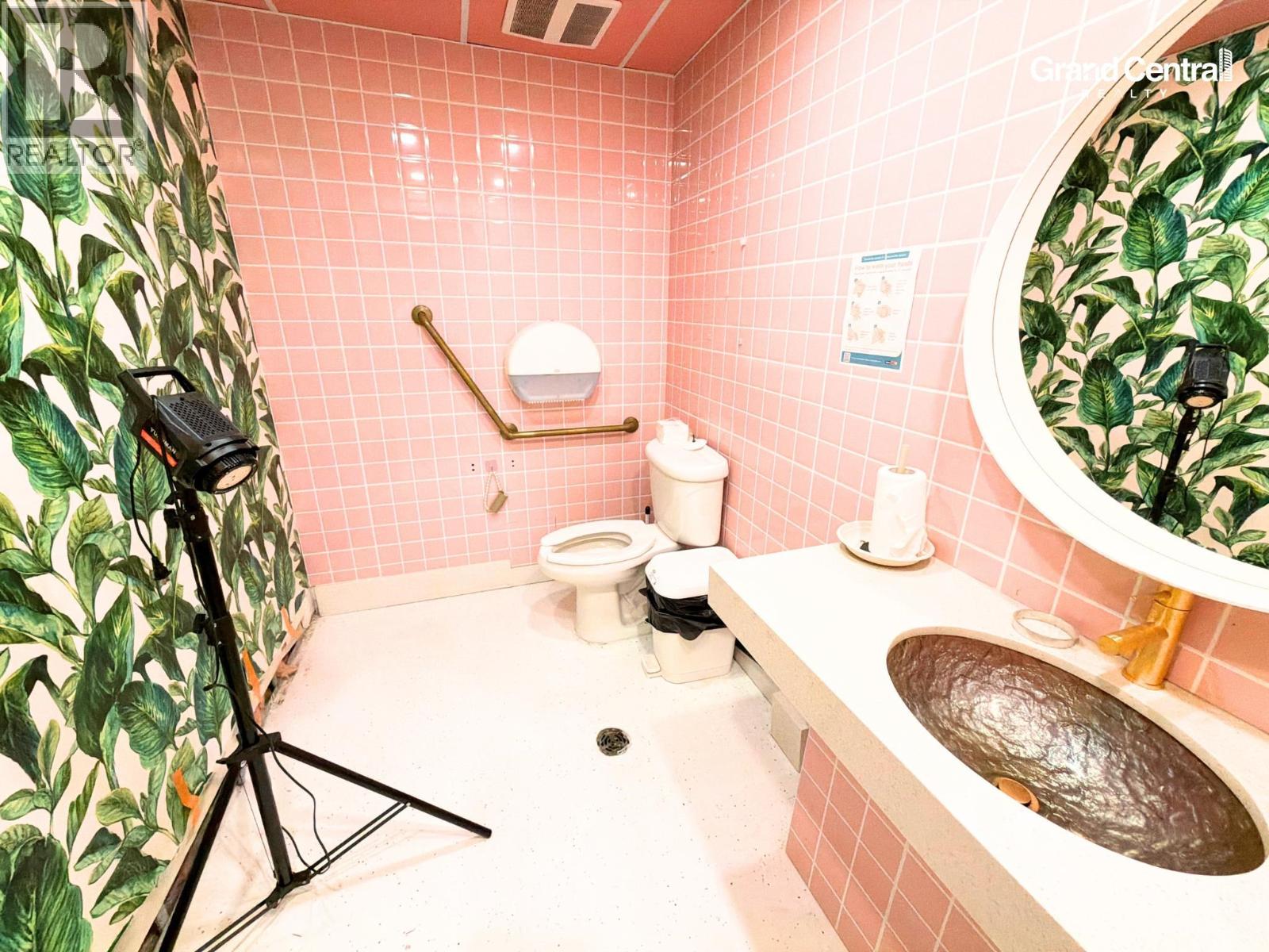 113 8531 Alexandra Road Property Photo 9