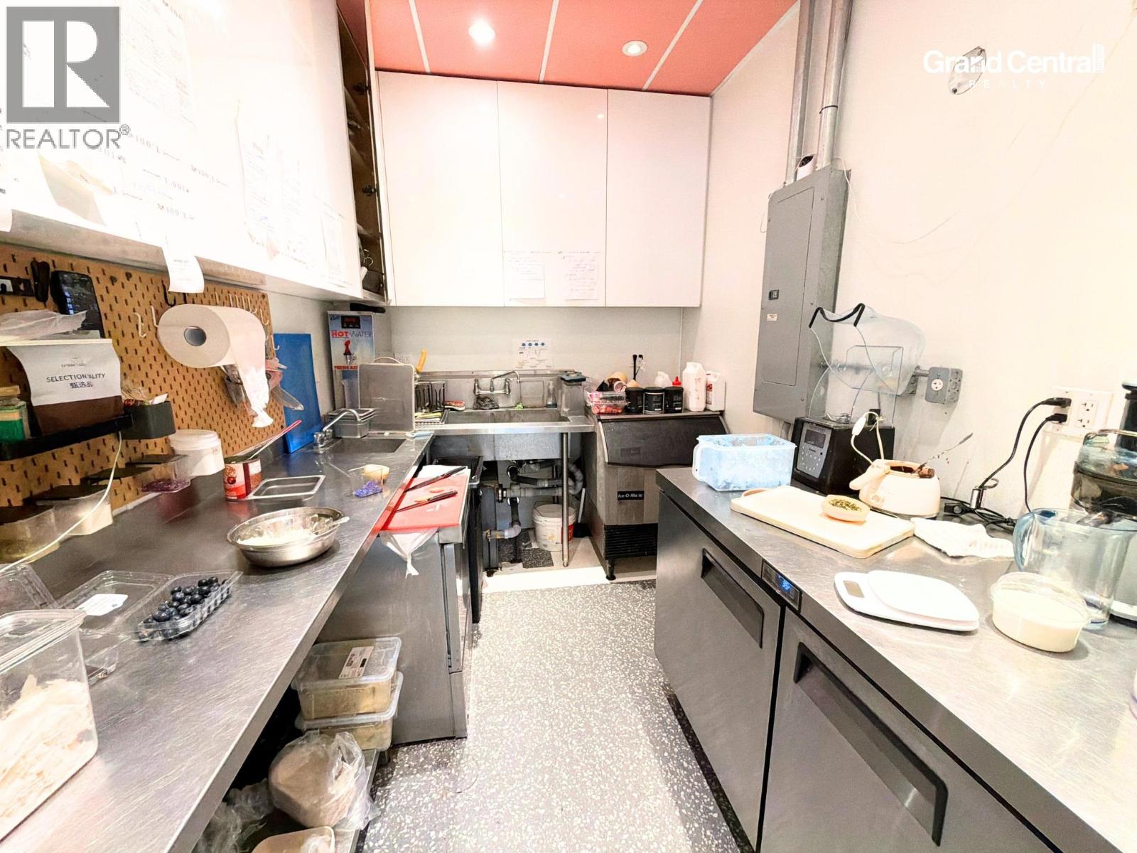 113 8531 Alexandra Road Property Photo 10