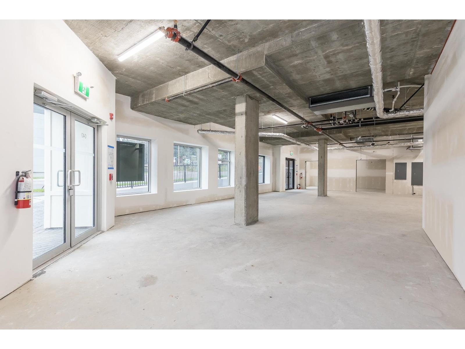 040 33816 South Fraser Way Property Photo 4
