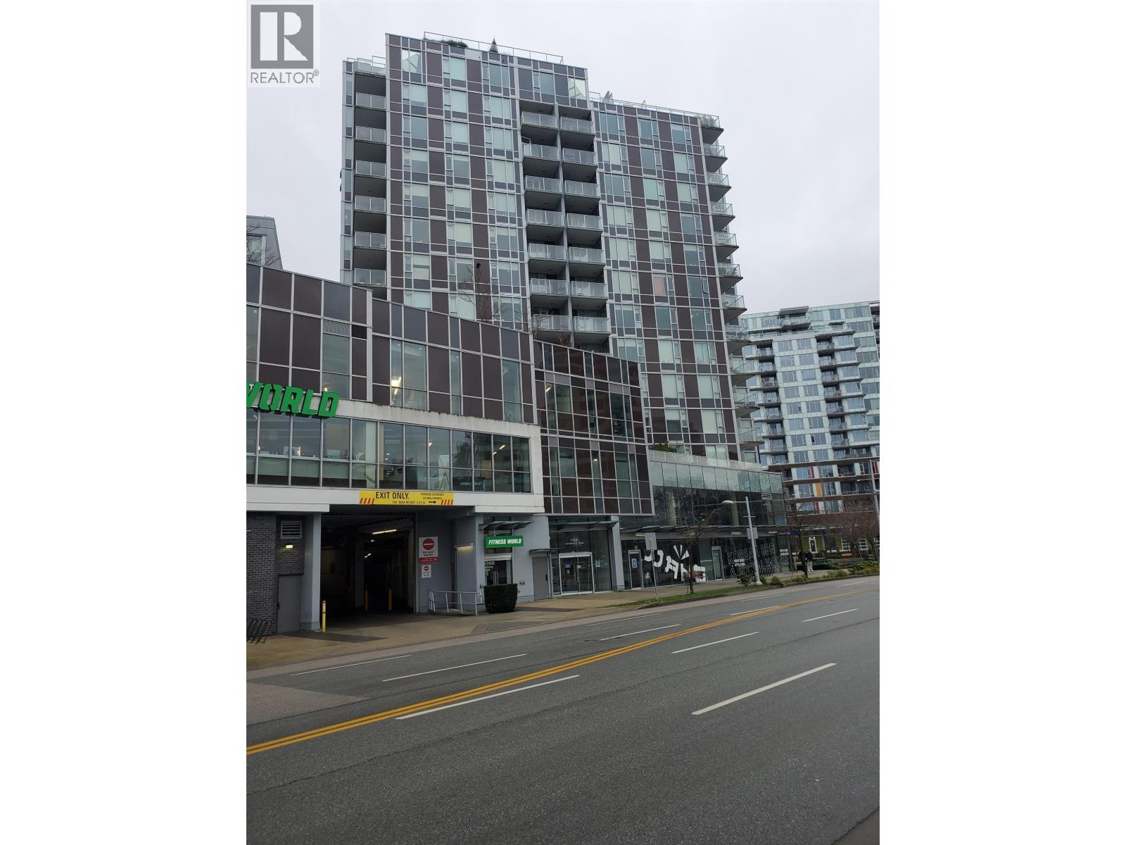 135 7488 Lansdowne Road Property Photo 1
