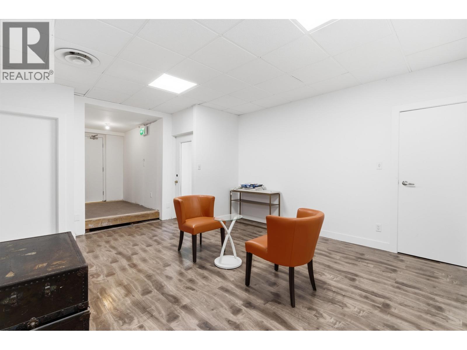 130 Lonsdale Avenue Property Photo 1