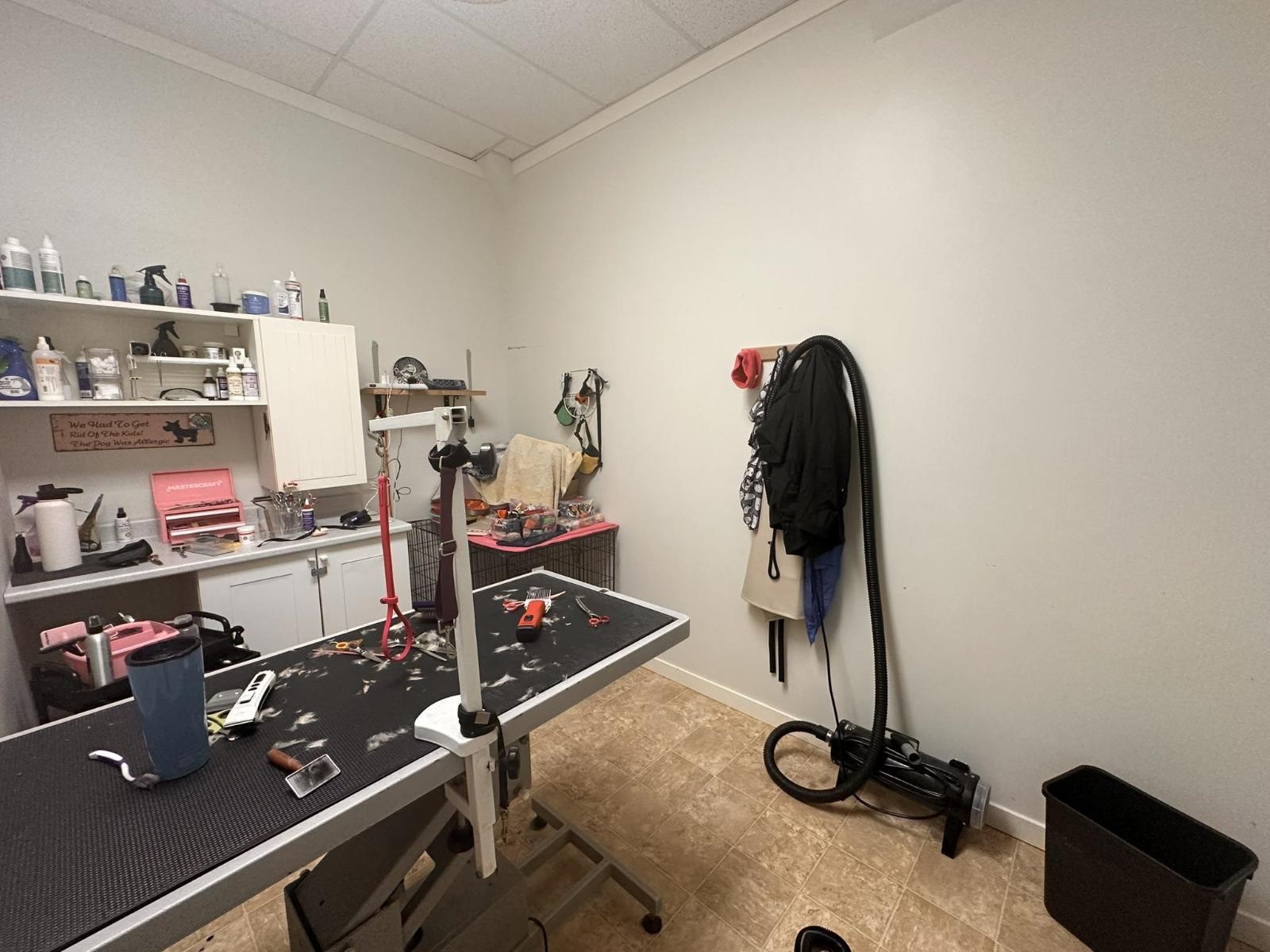 2 5723 176 Street Property Photo 7