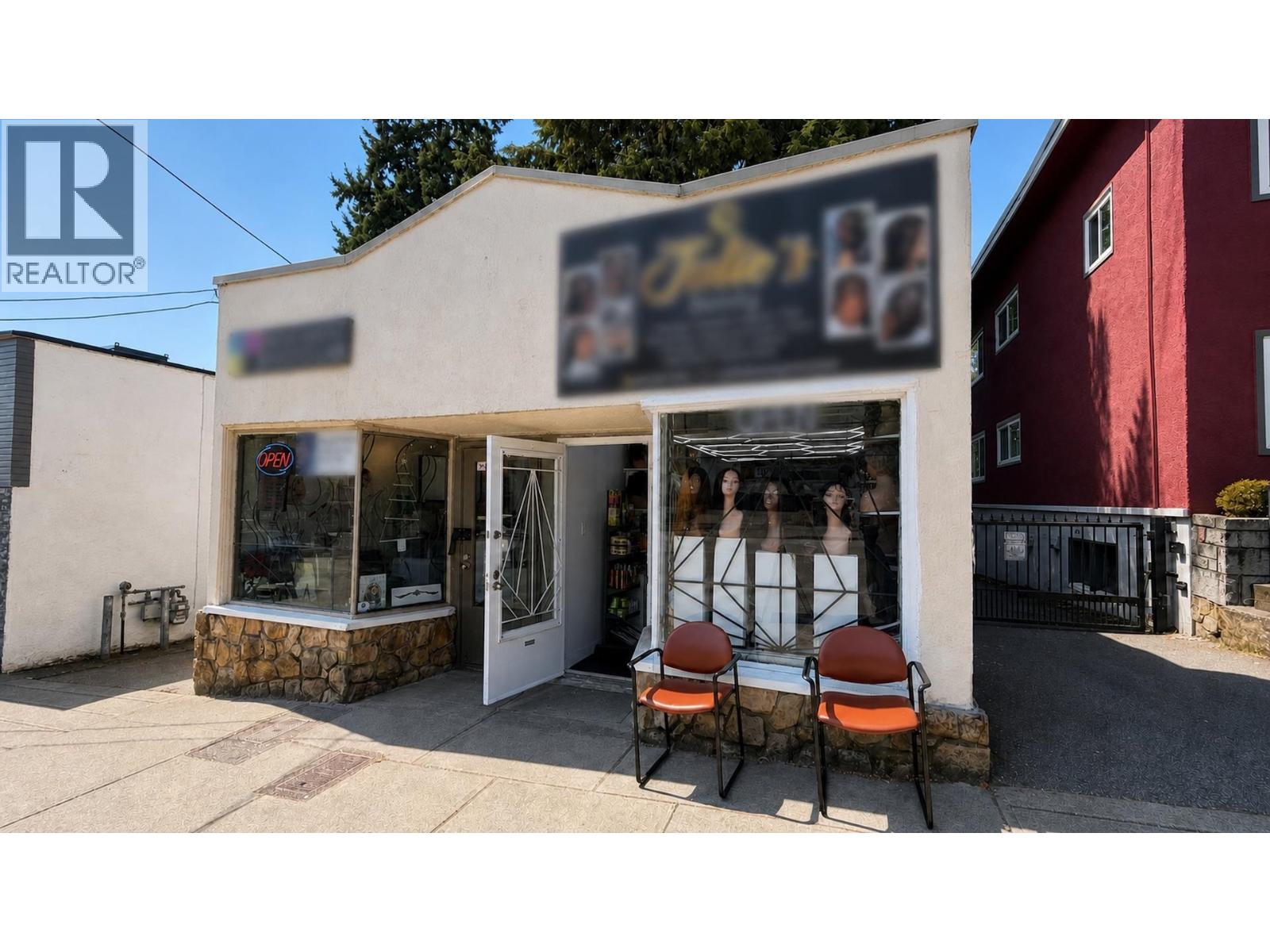 630 Twelfth Street Property Photo 4