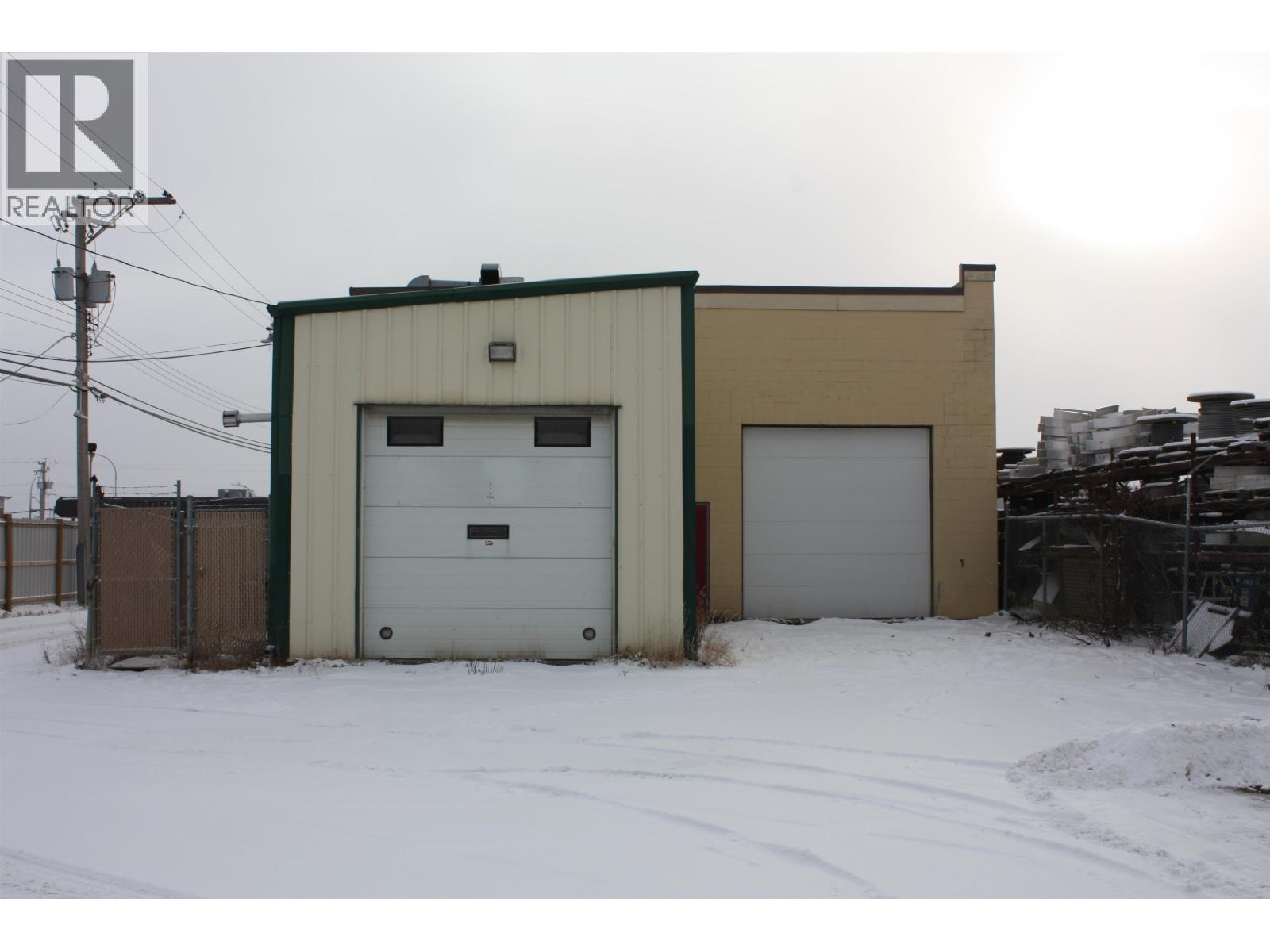 10004 94 Avenue Property Photo 4