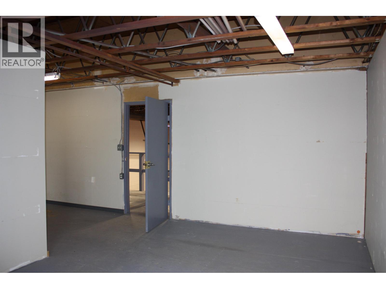 10004 94 Avenue Property Photo 11