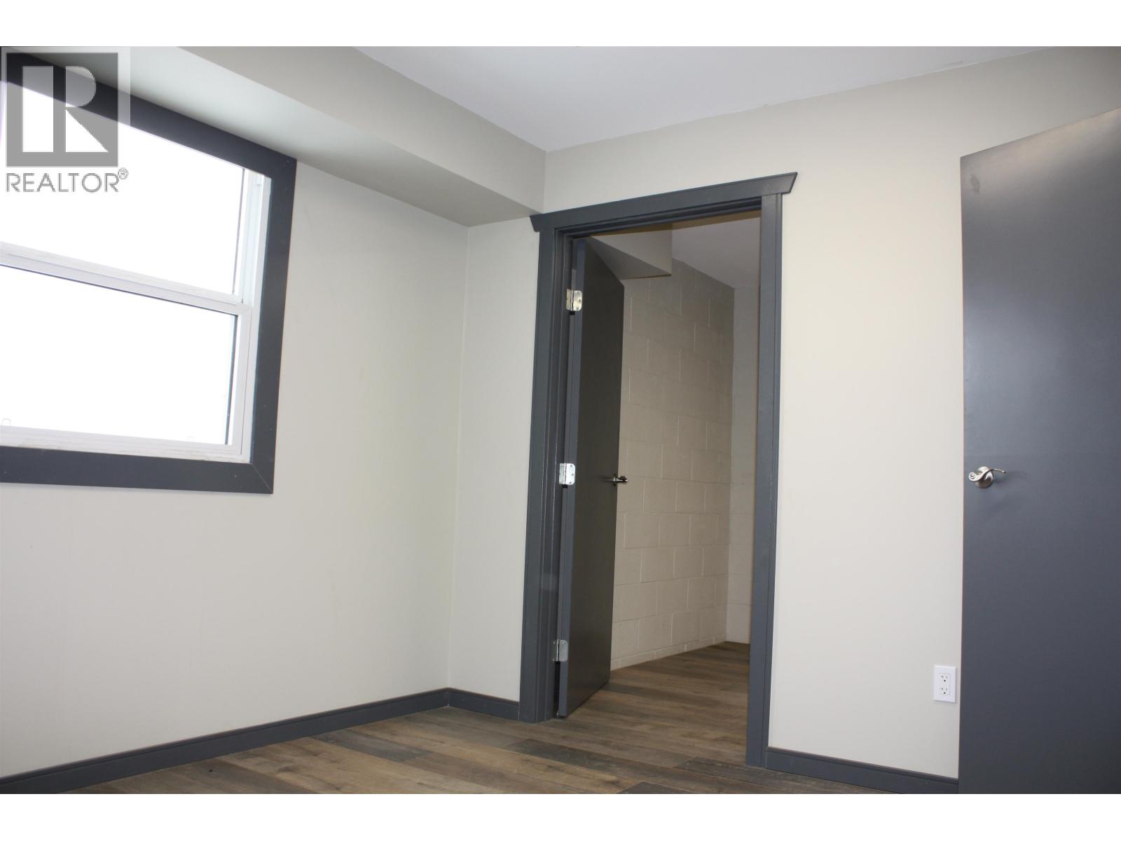 10004 94 Avenue Property Photo 12