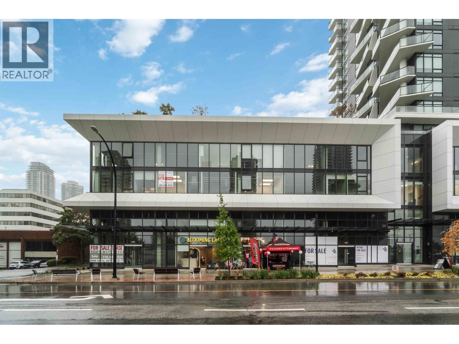 318 4279 Dawson Street Property Photo 2
