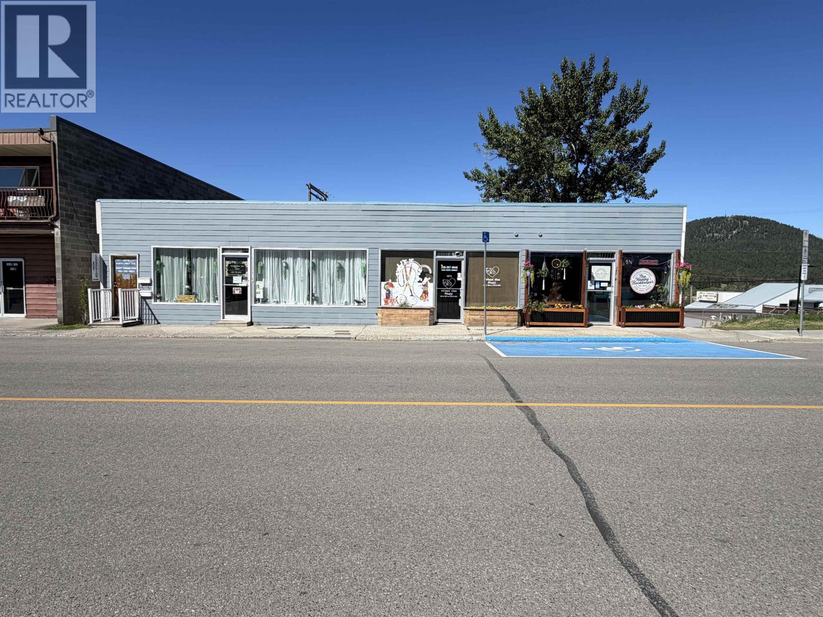 147 N First Avenue Property Photo 1