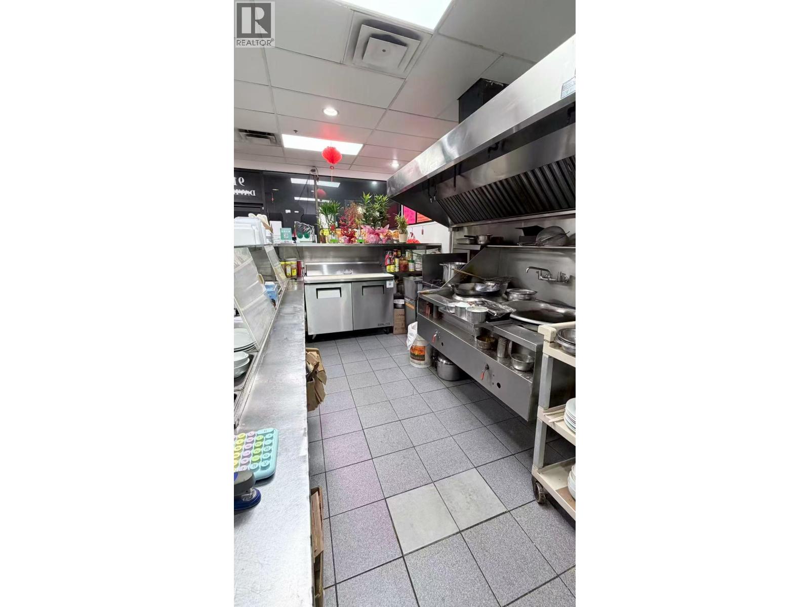 917 Davie Street Property Photo 4