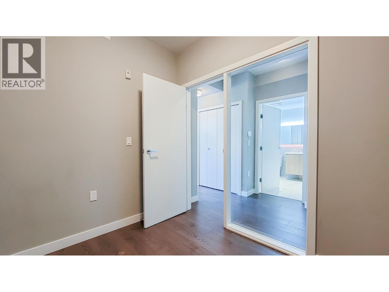 9333-9388 Tomicki Ave & Odlin Road Property Photo 15