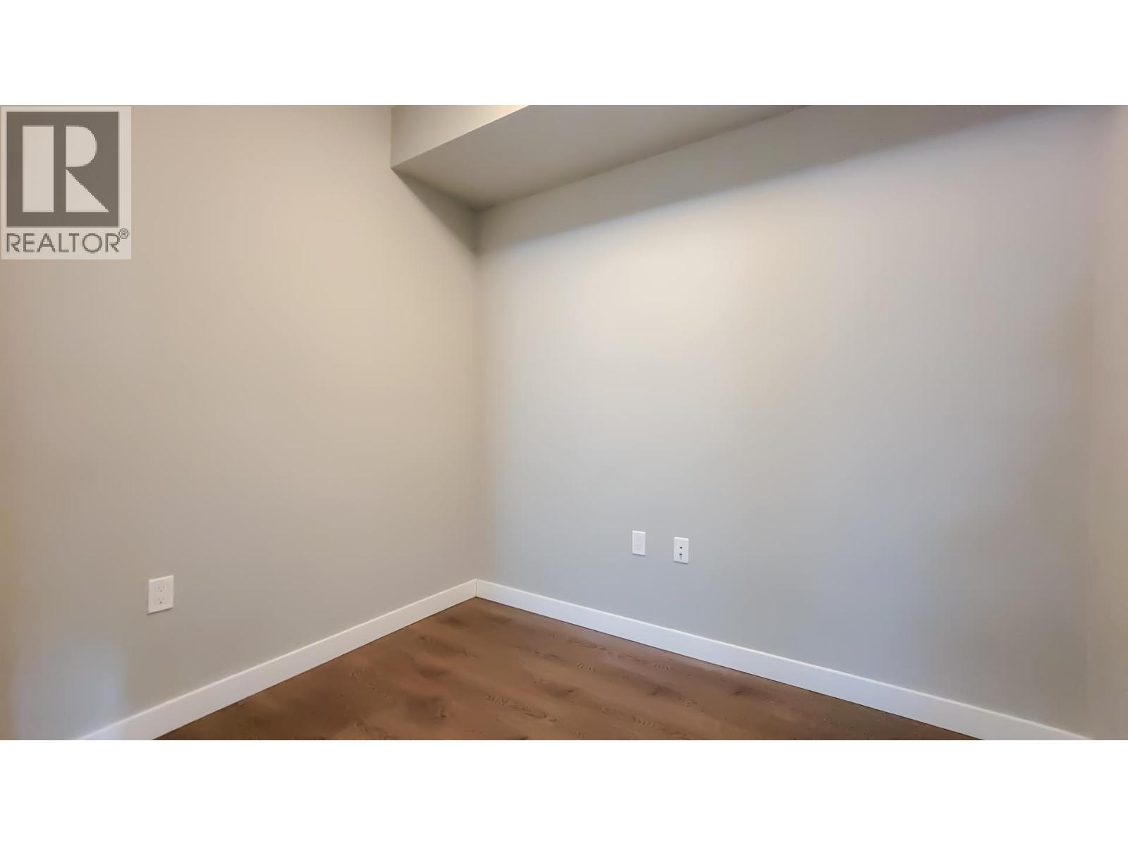 9333-9388 Tomicki Ave & Odlin Road Property Photo 16