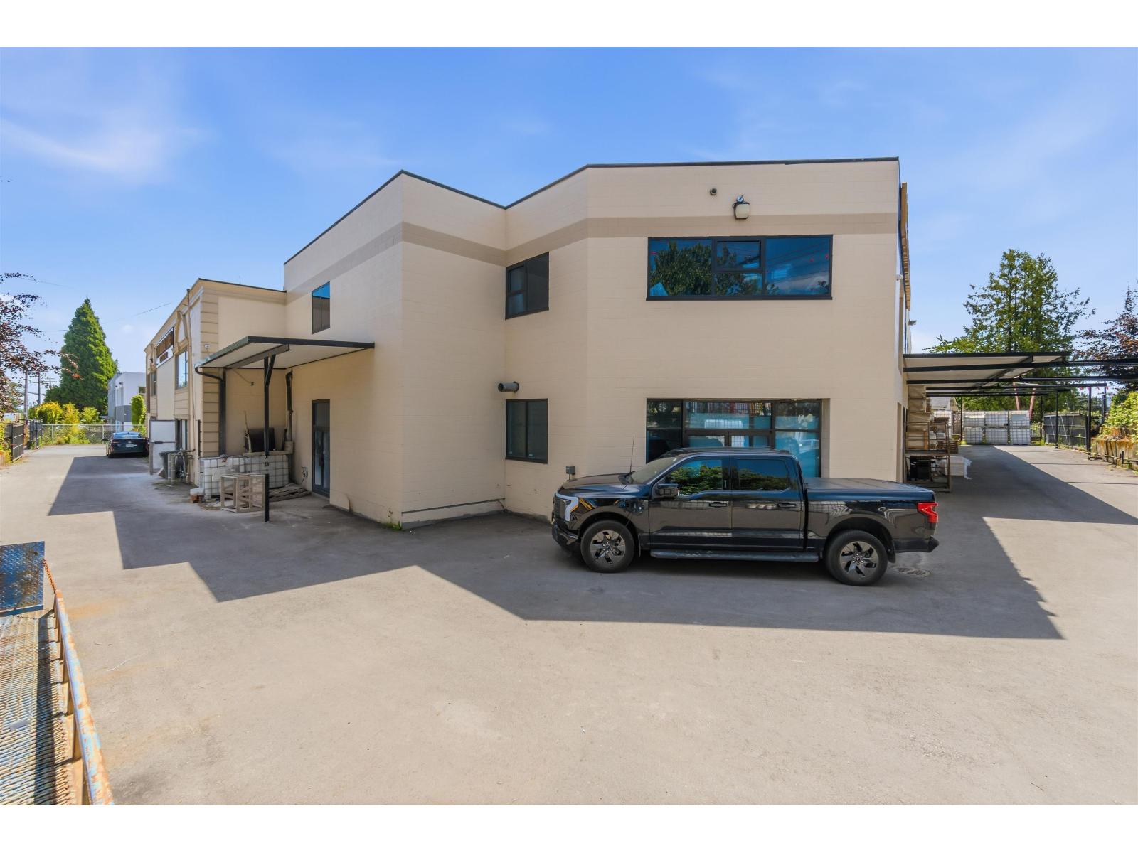 12050 90 Avenue Property Photo 2