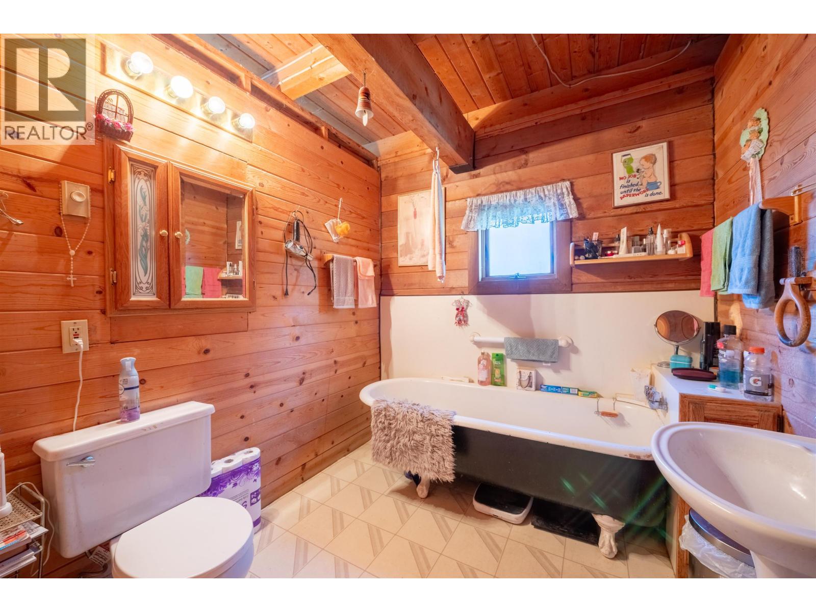 24578 Lougheed Highway Property Photo 14