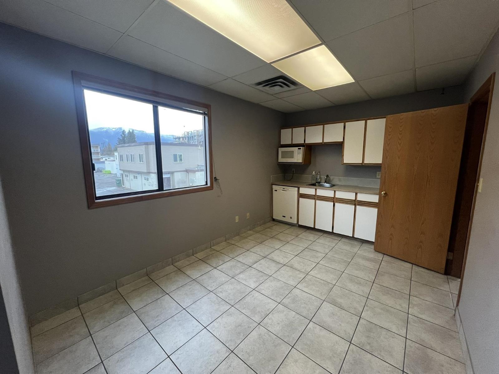 9245 Main Street Property Photo 8