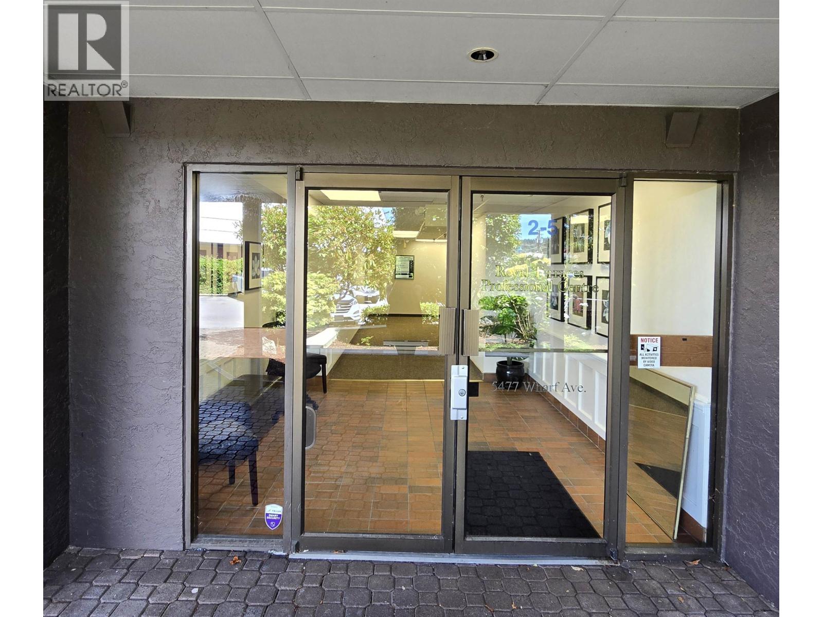 5 5477 Wharf Avenue Property Photo 3