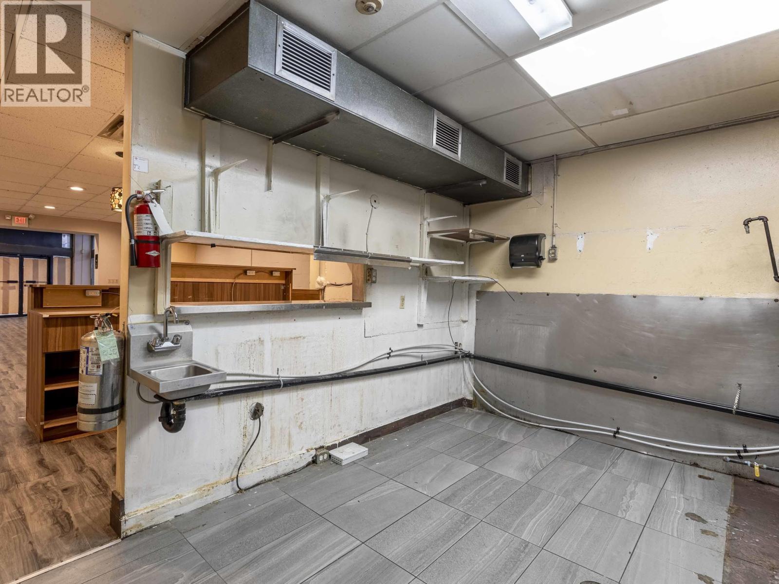 518 Hornby Street Property Photo 12