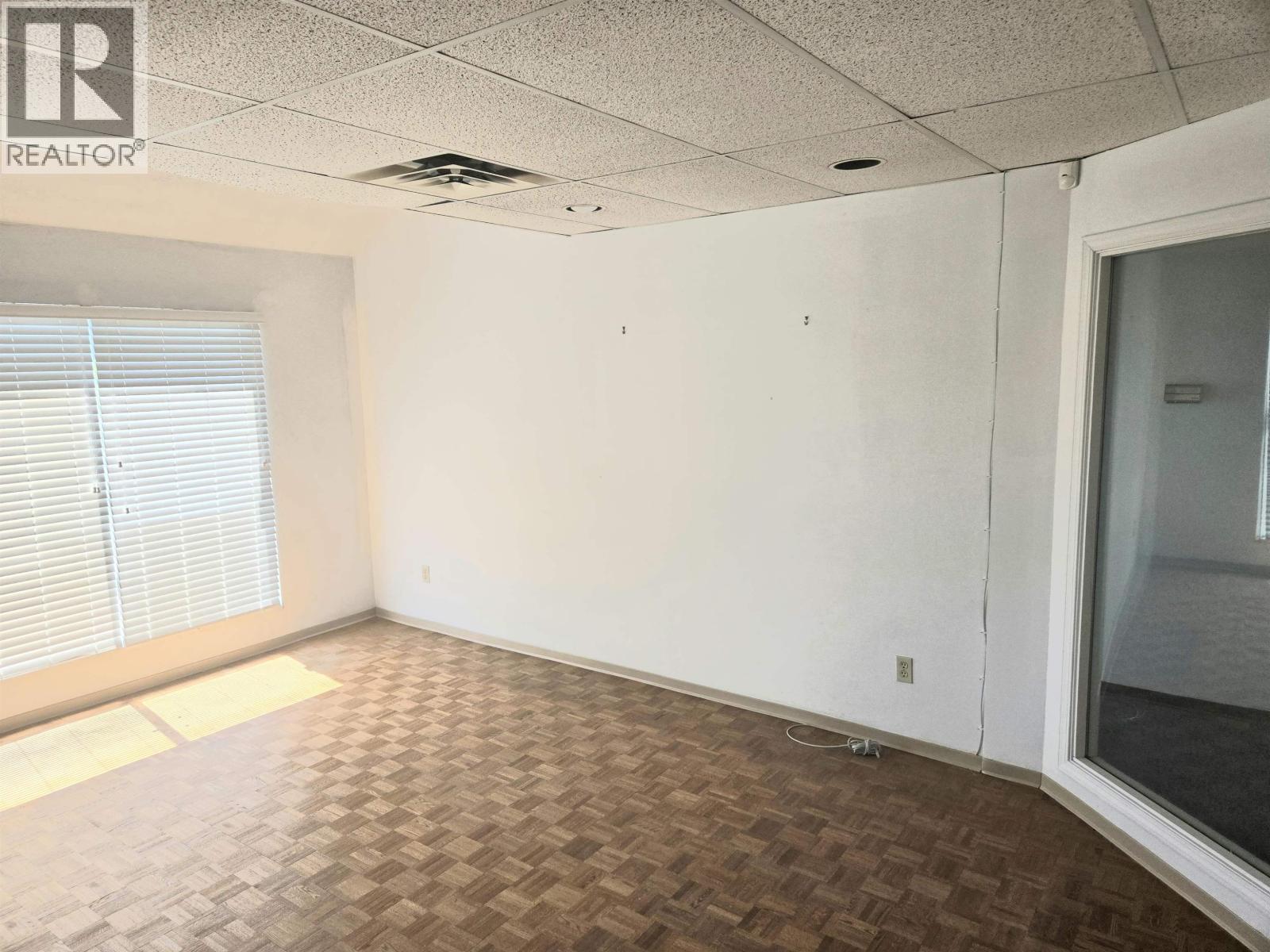 212 2922 Glen Drive Property Photo 10