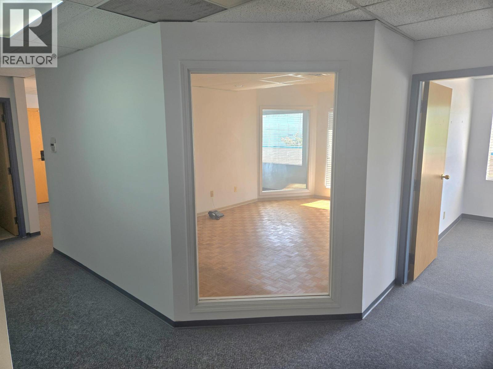 212 2922 Glen Drive Property Photo 11