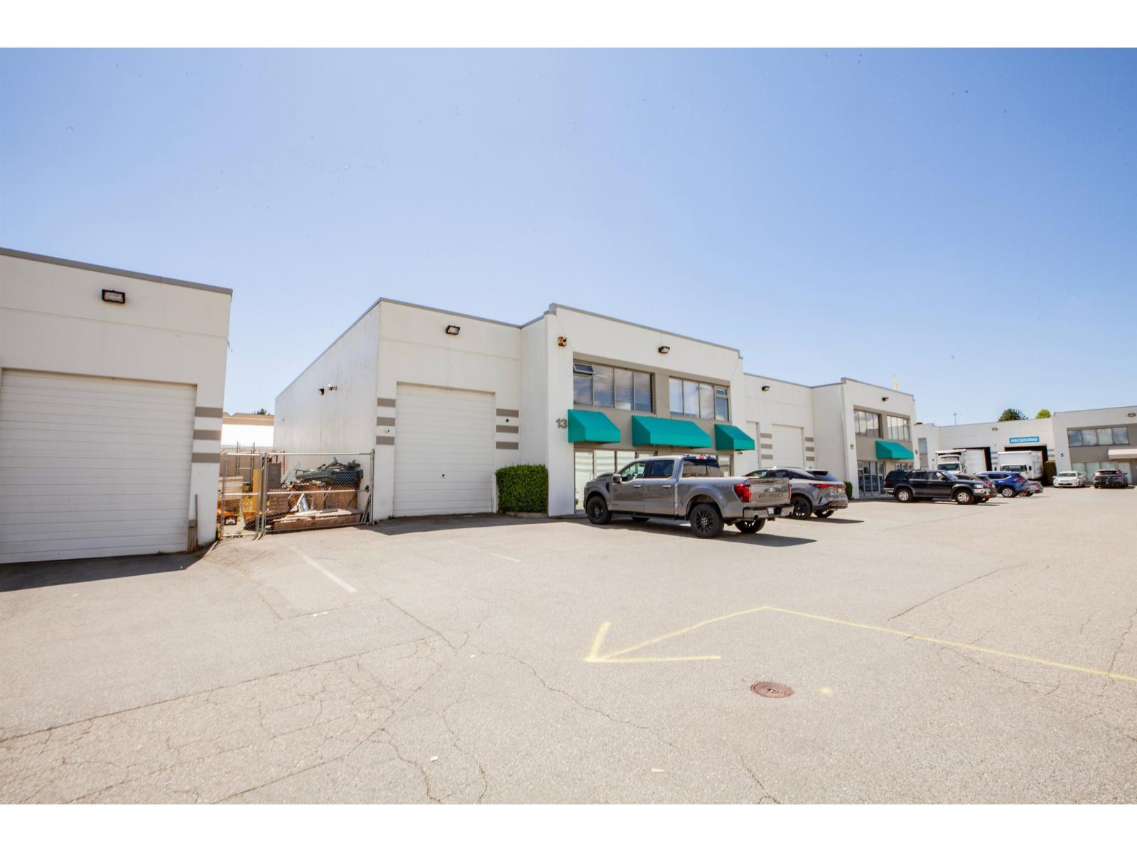 13 13478 78 Avenue Property Photo 2