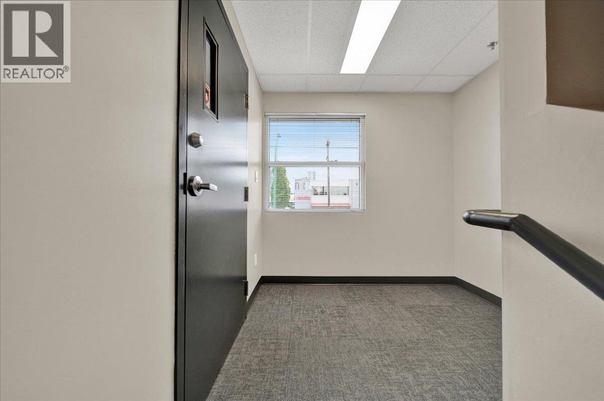 1355 Main Street Property Photo 4