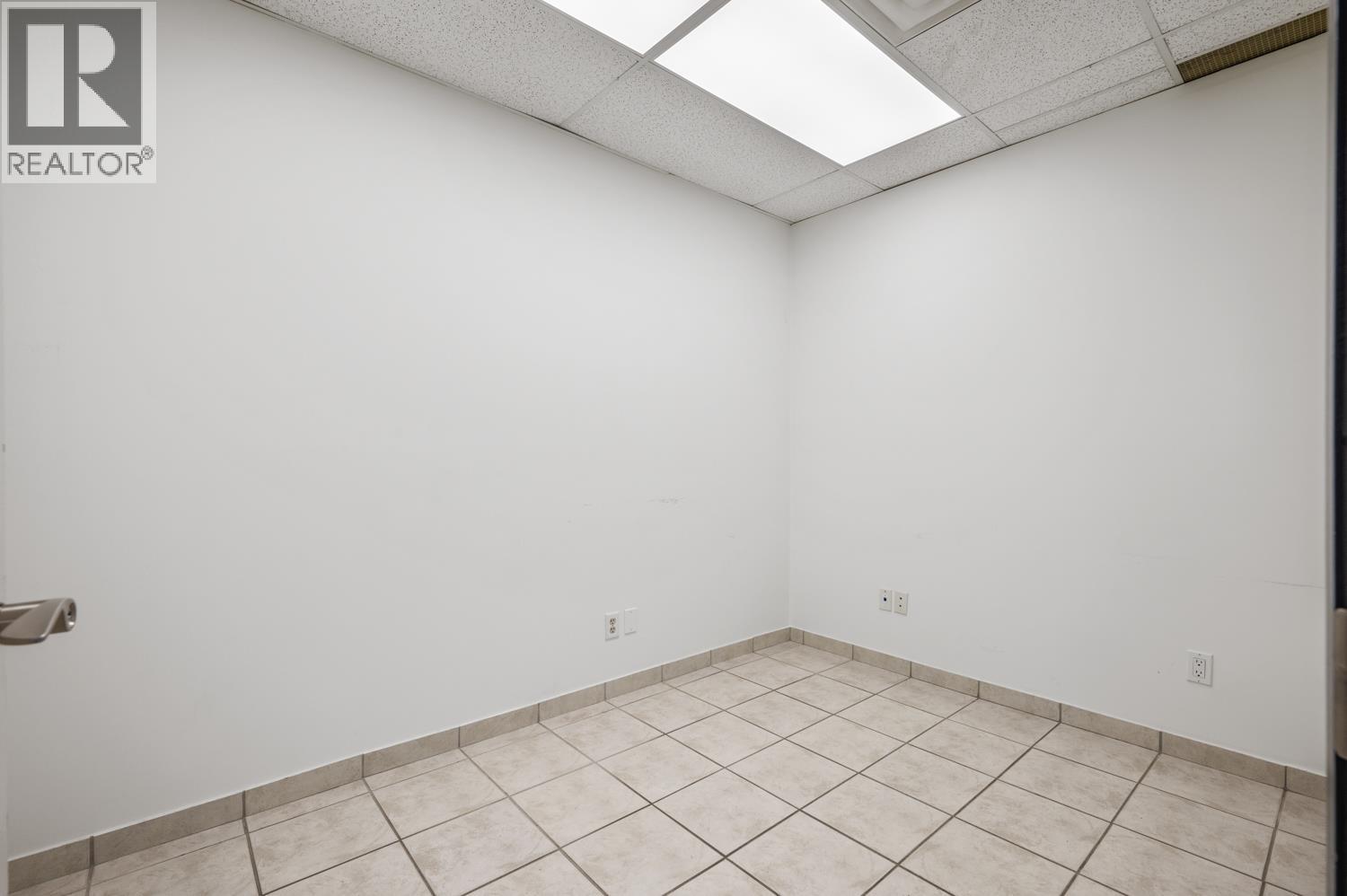 14 3871 North Fraser Way Property Photo 9