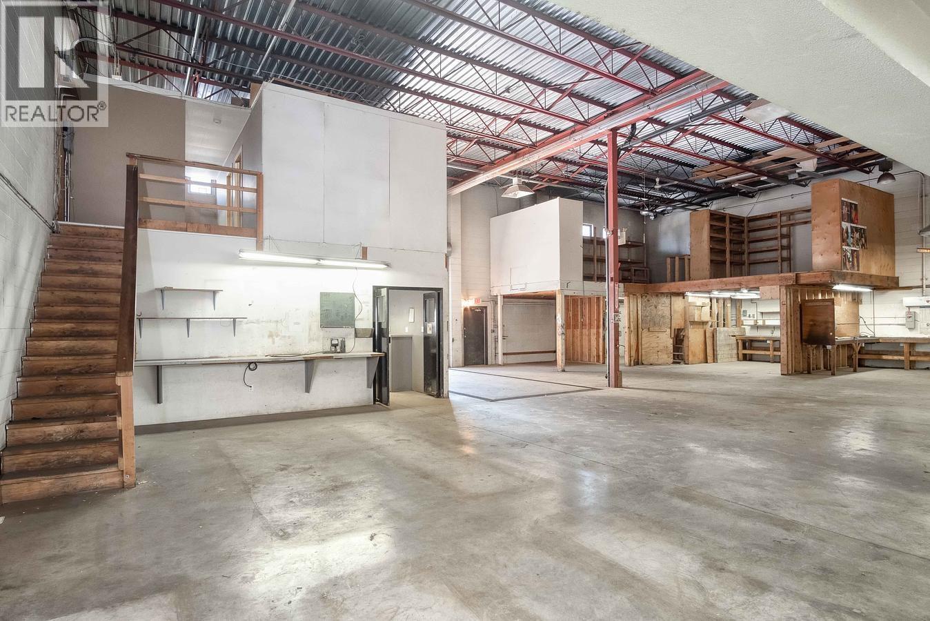 3586 Commercial Street Property Photo 2