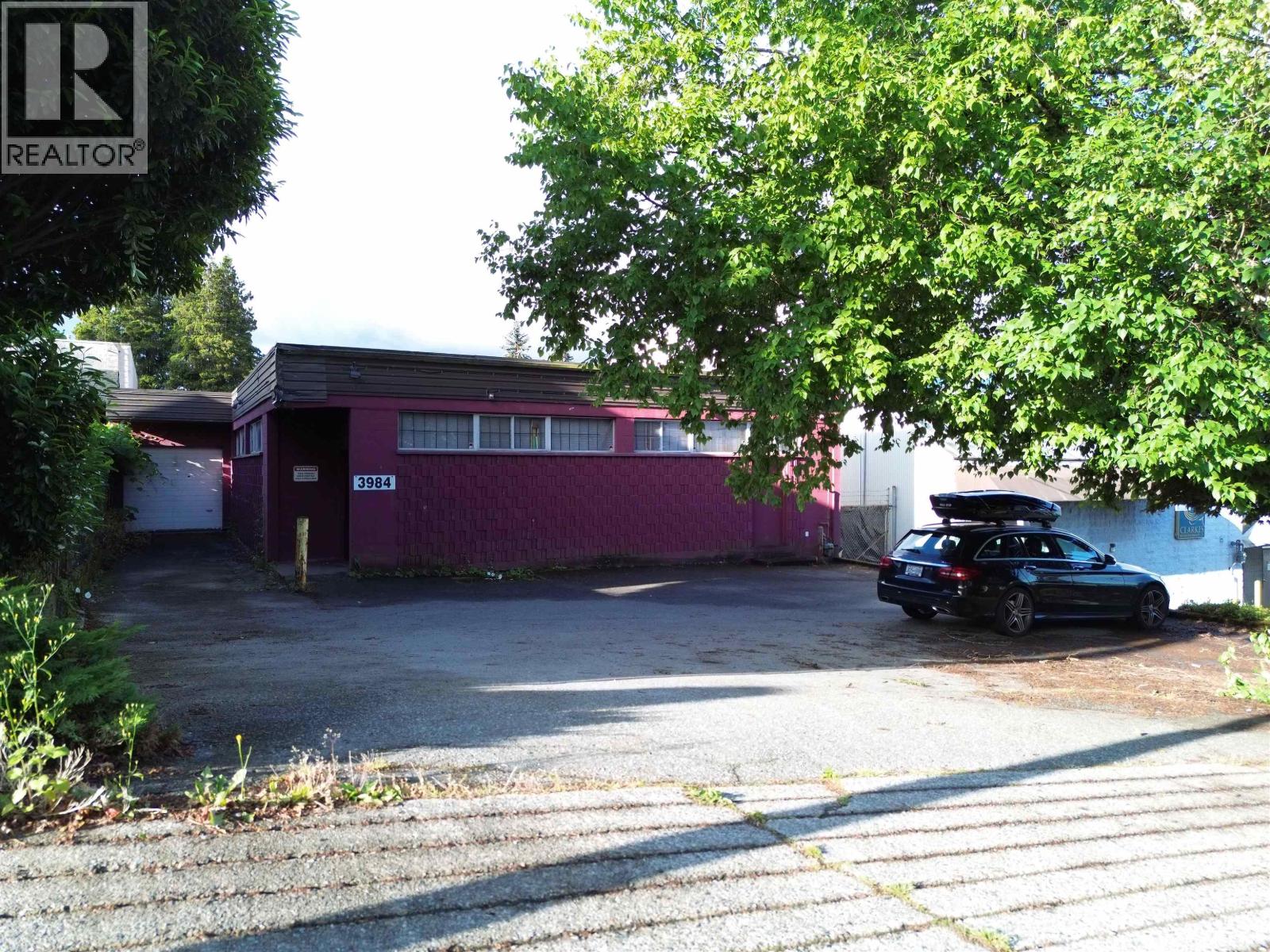 3984 KITCHENER STREET