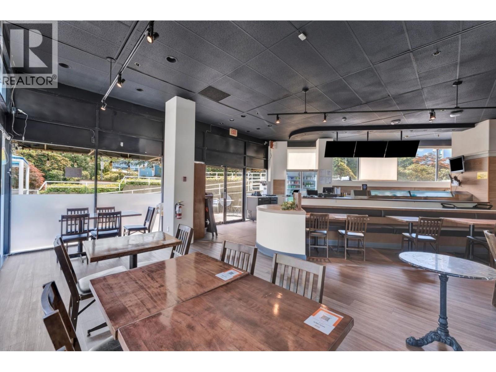 161 171 W Esplanade Property Photo 6