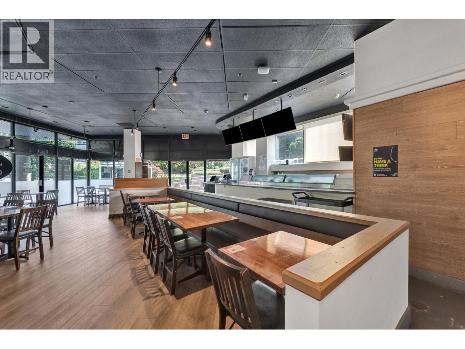 161 171 W Esplanade Property Photo 9