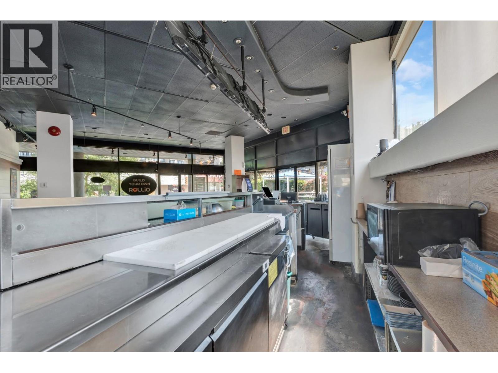 161 171 W Esplanade Property Photo 13