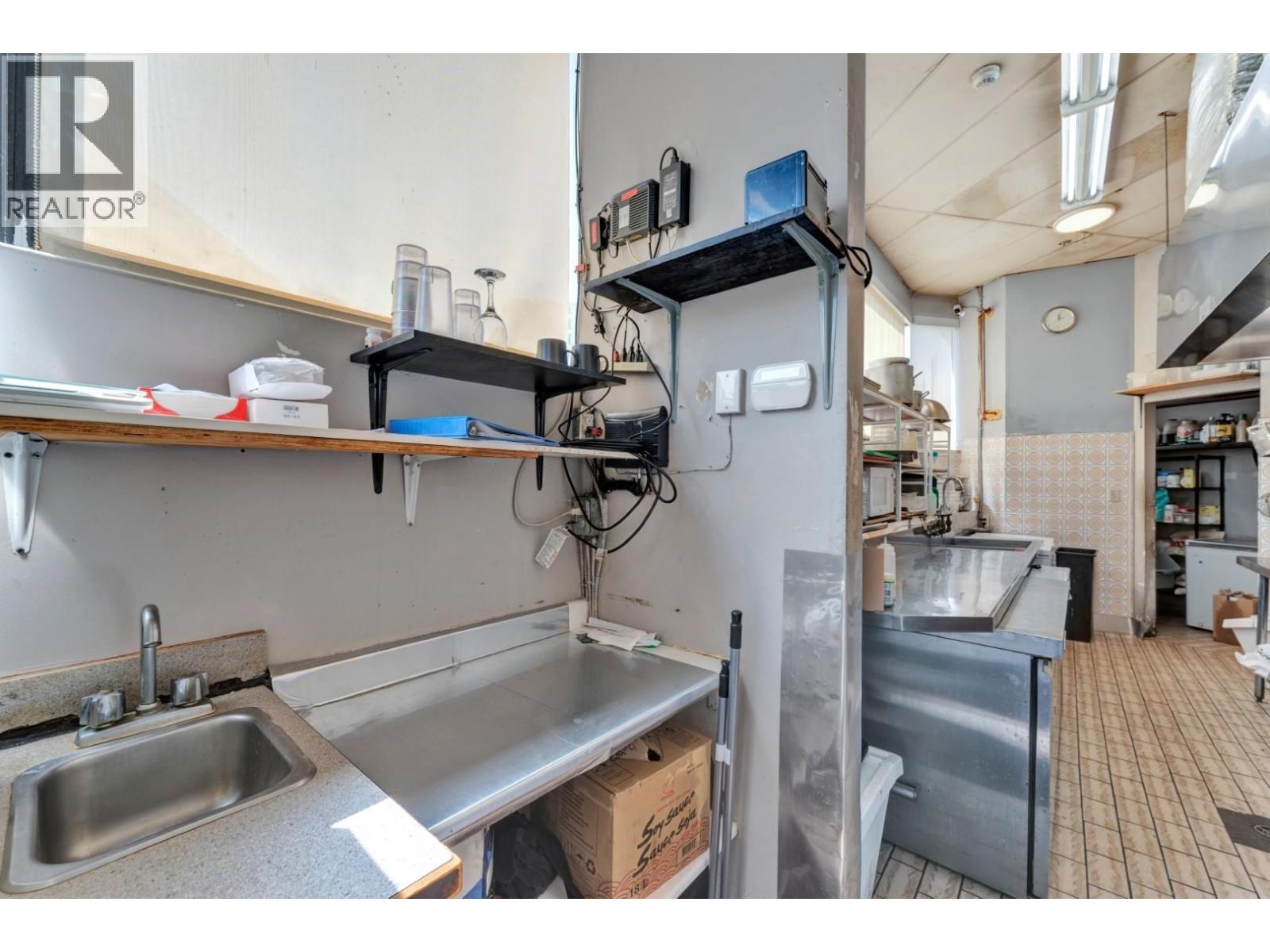 161 171 W Esplanade Property Photo 15