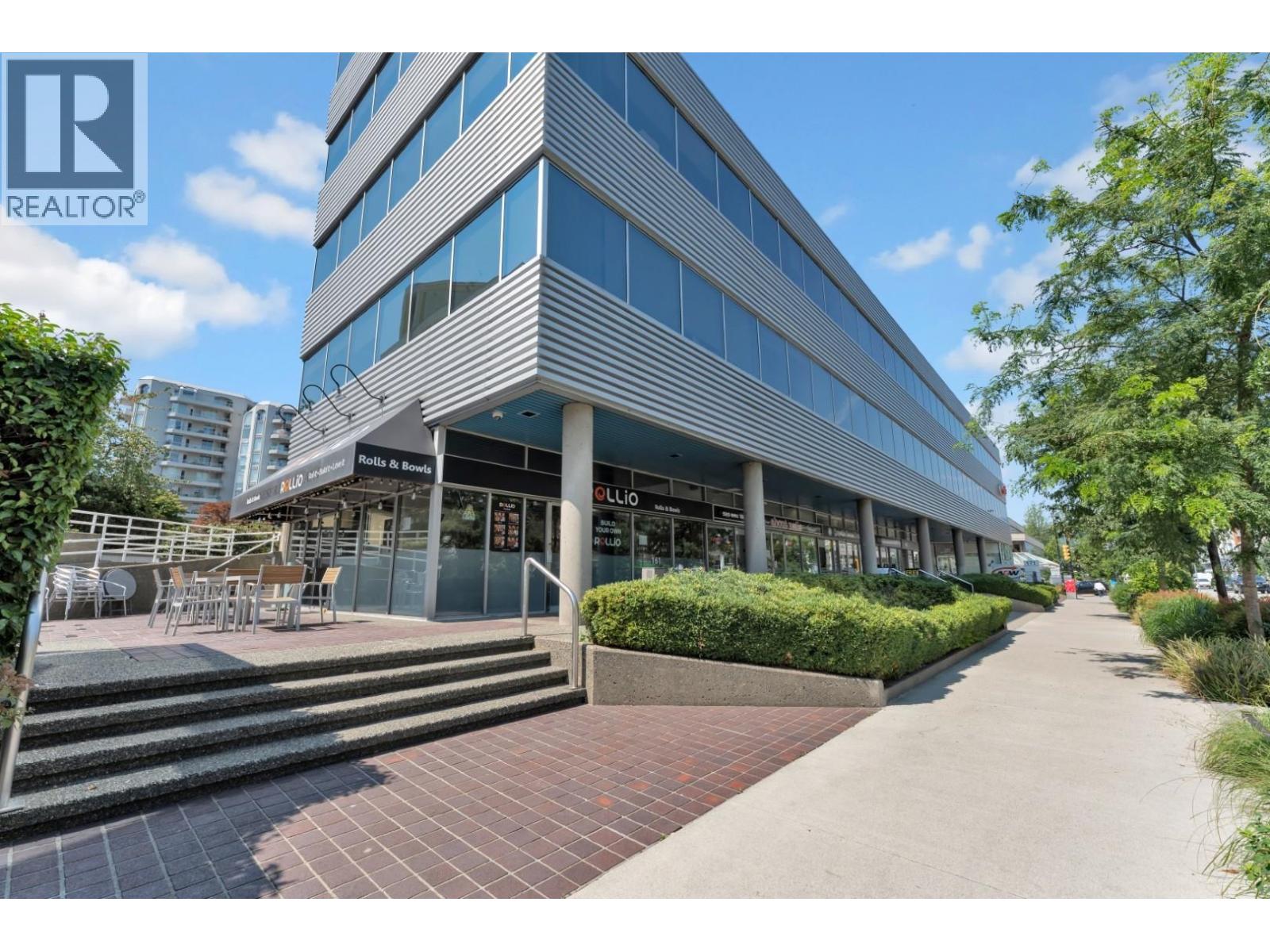 161 171 W Esplanade Property Photo 23
