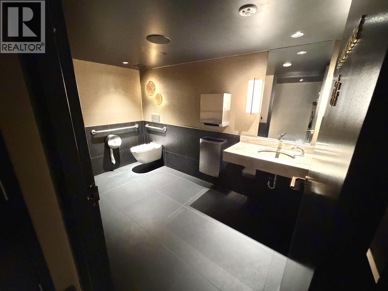 110 6888 River Road Property Photo 27
