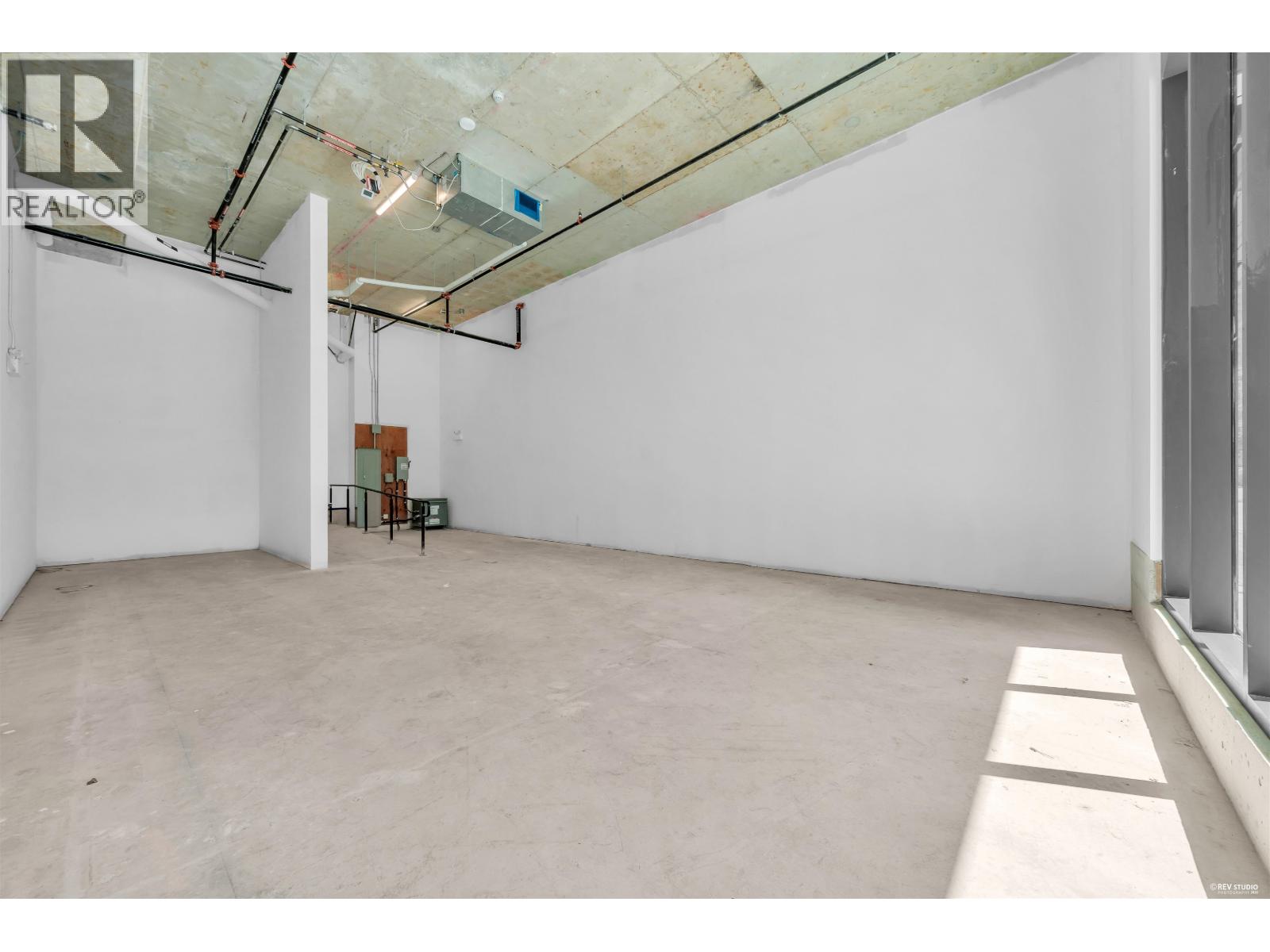 130 128 W 15th Street Property Photo 6