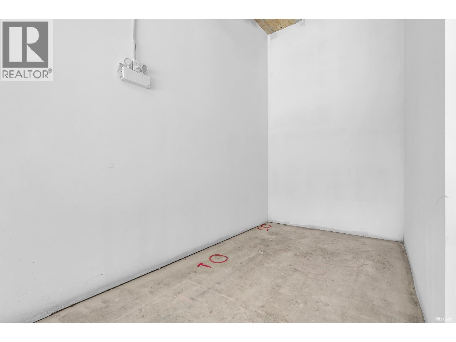 130 128 W 15th Street Property Photo 11
