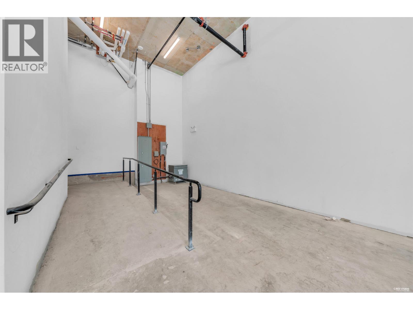130 128 W 15th Street Property Photo 13