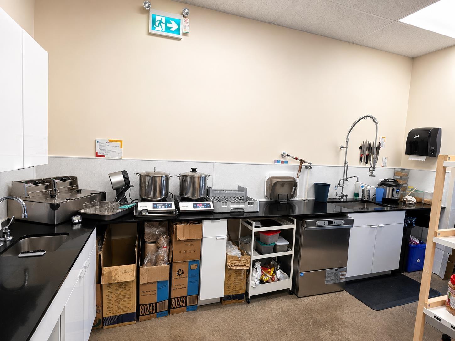 104 15665 104 Avenue Property Photo 4