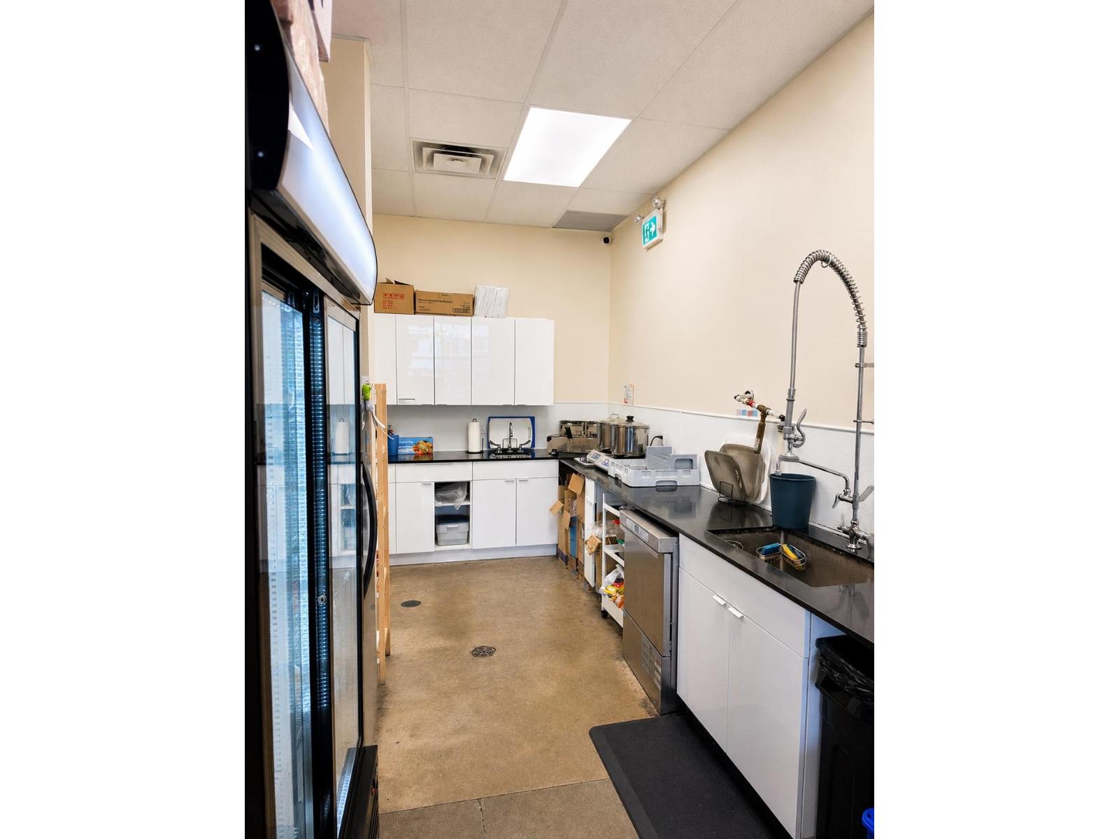 104 15665 104 Avenue Property Photo 5