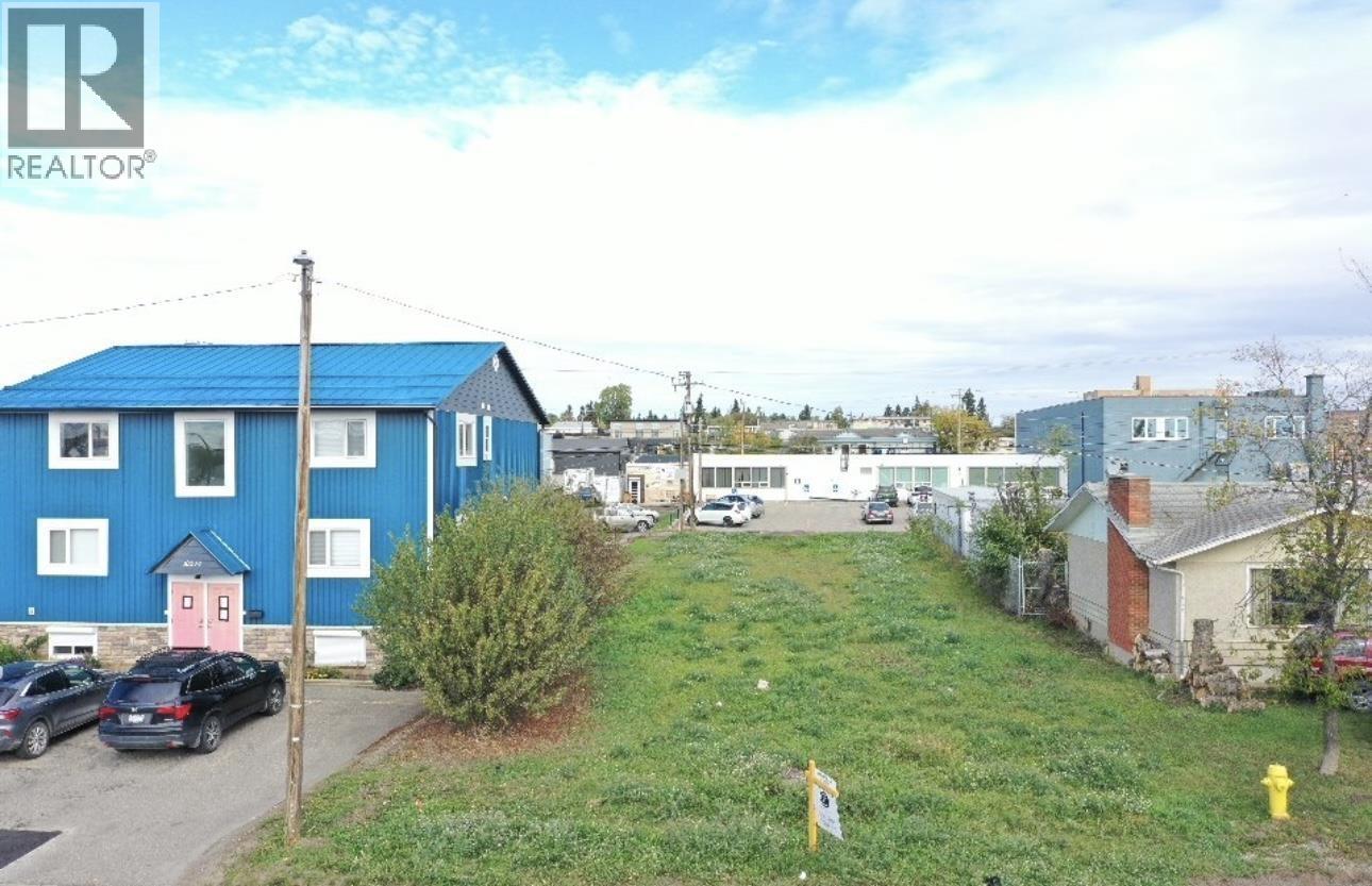 10220 99 Avenue Property Photo 2