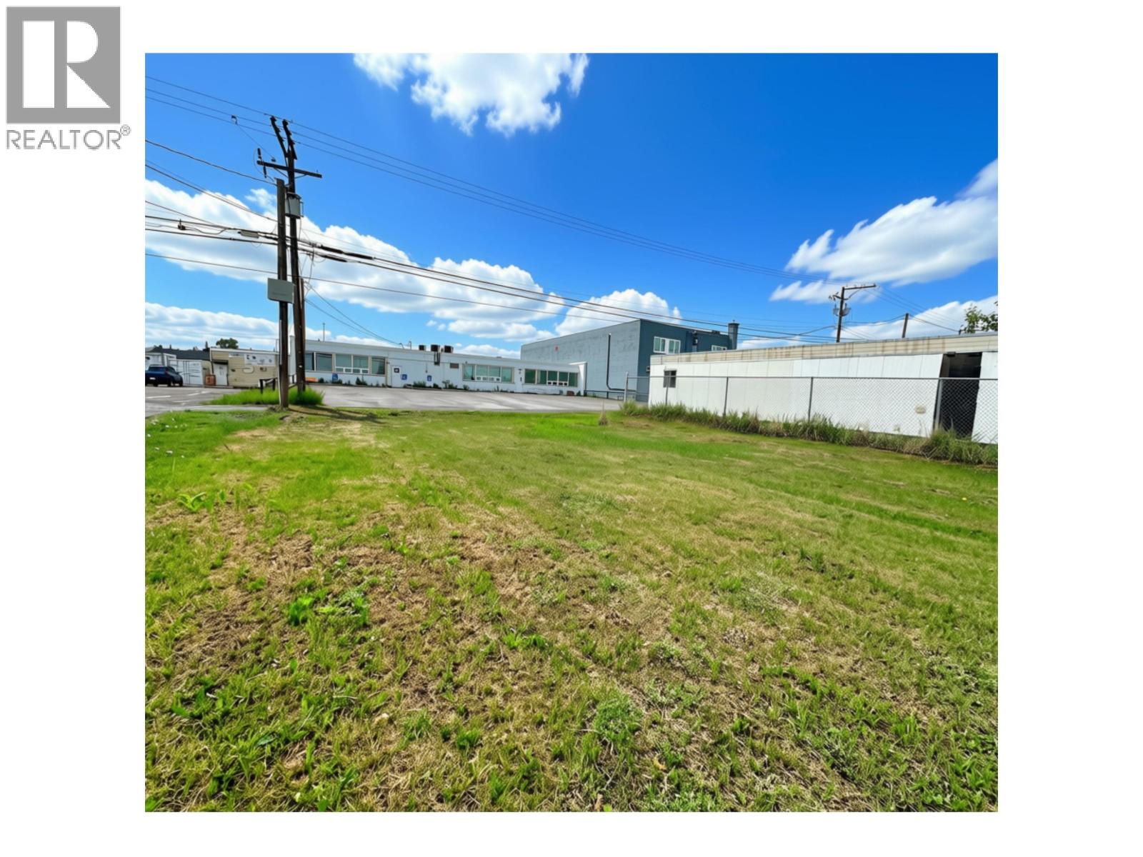 10220 99 Avenue Property Photo 4