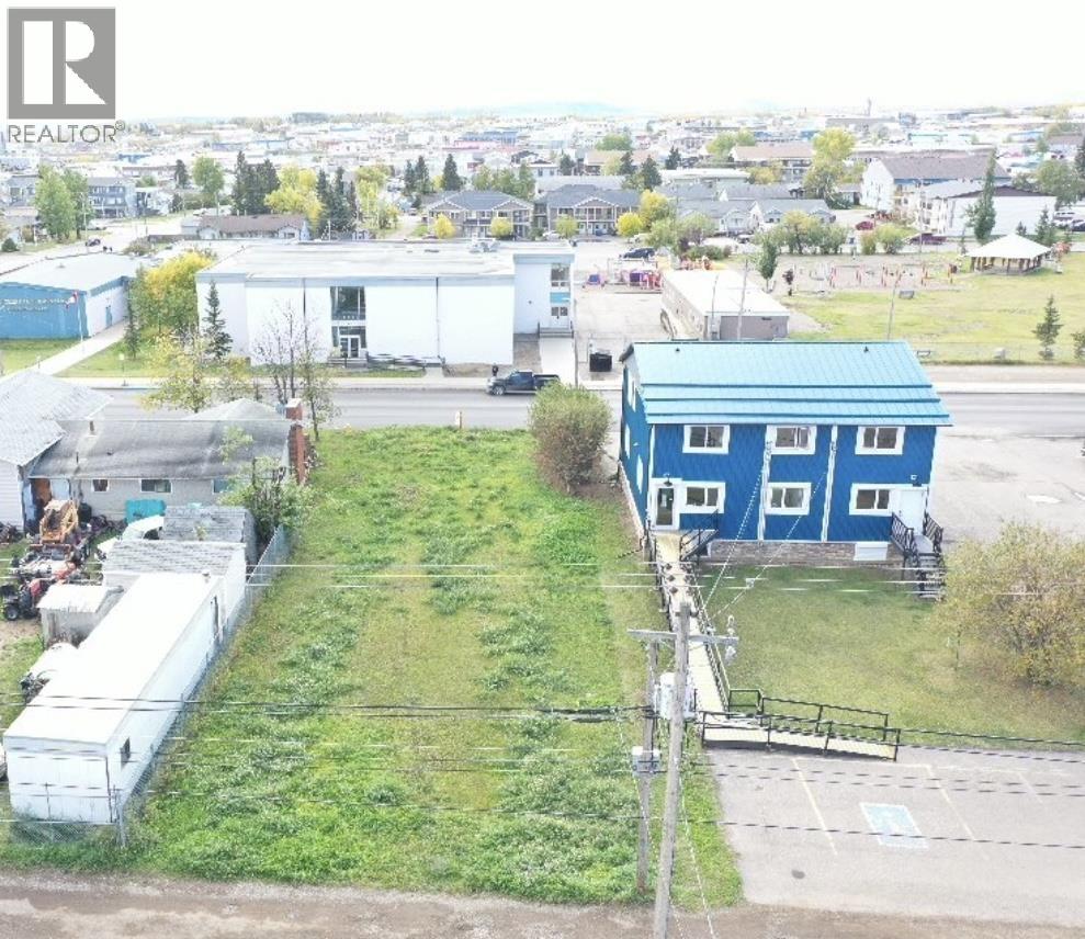 10220 99 Avenue Property Photo 8