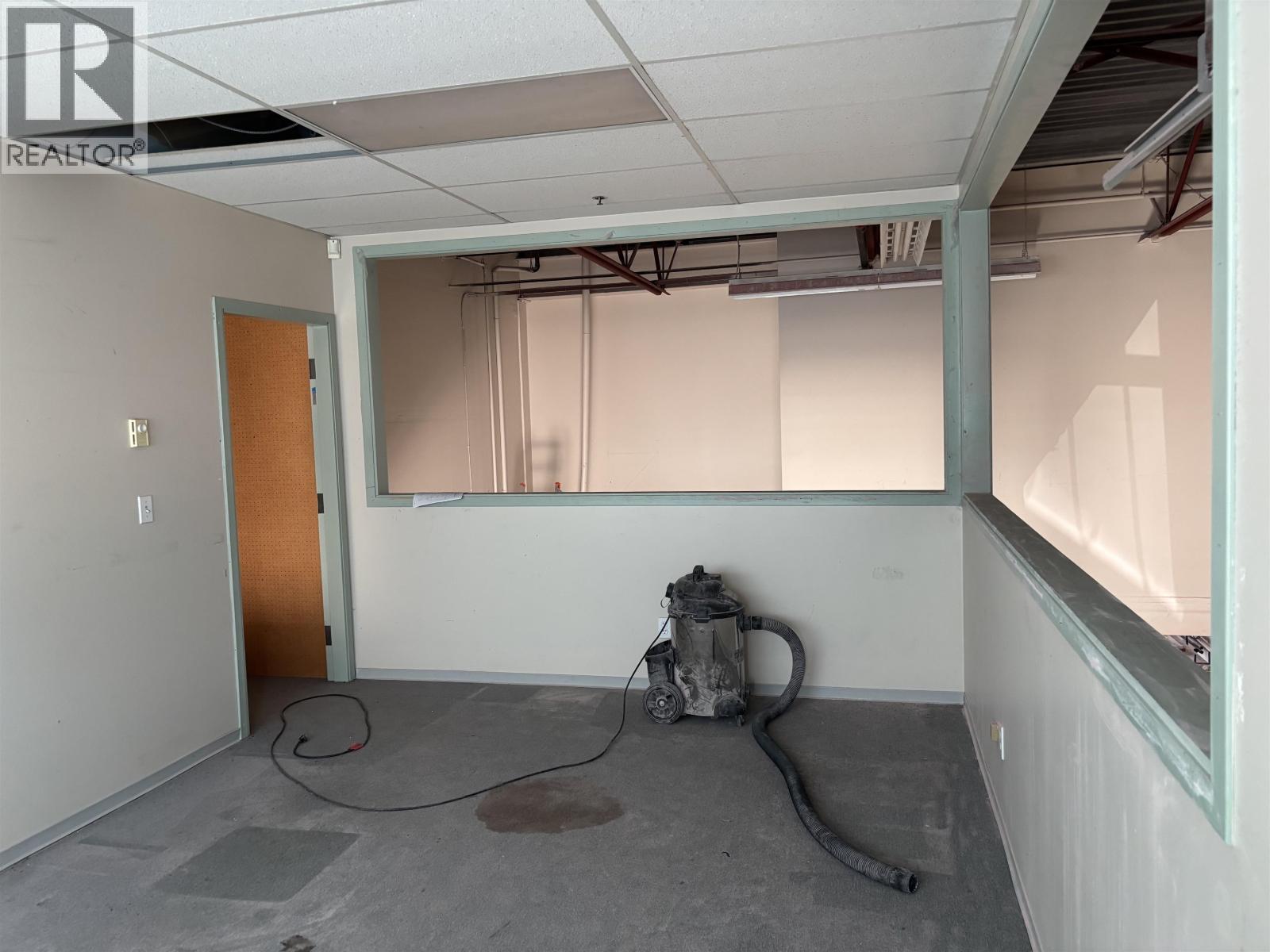 41 1833 Coast Meridian Road Property Photo 6