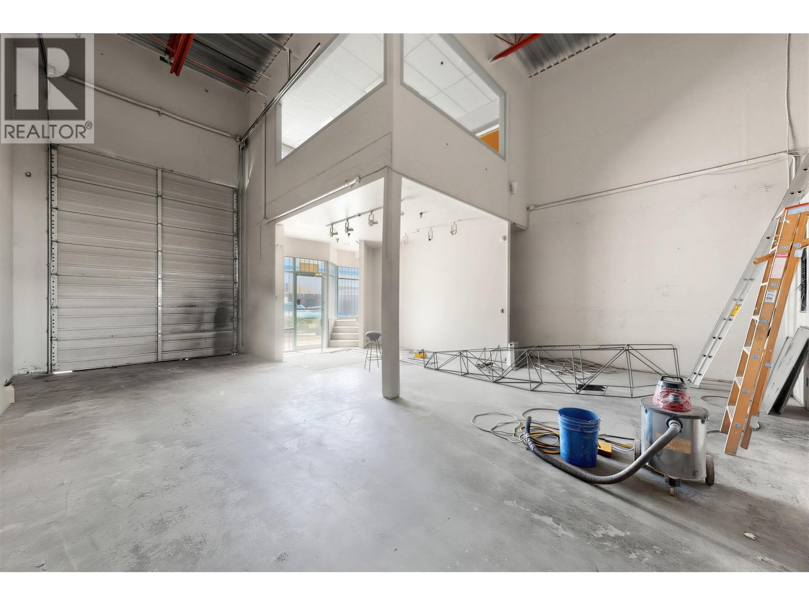 41 1833 Coast Meridian Road Property Photo 14