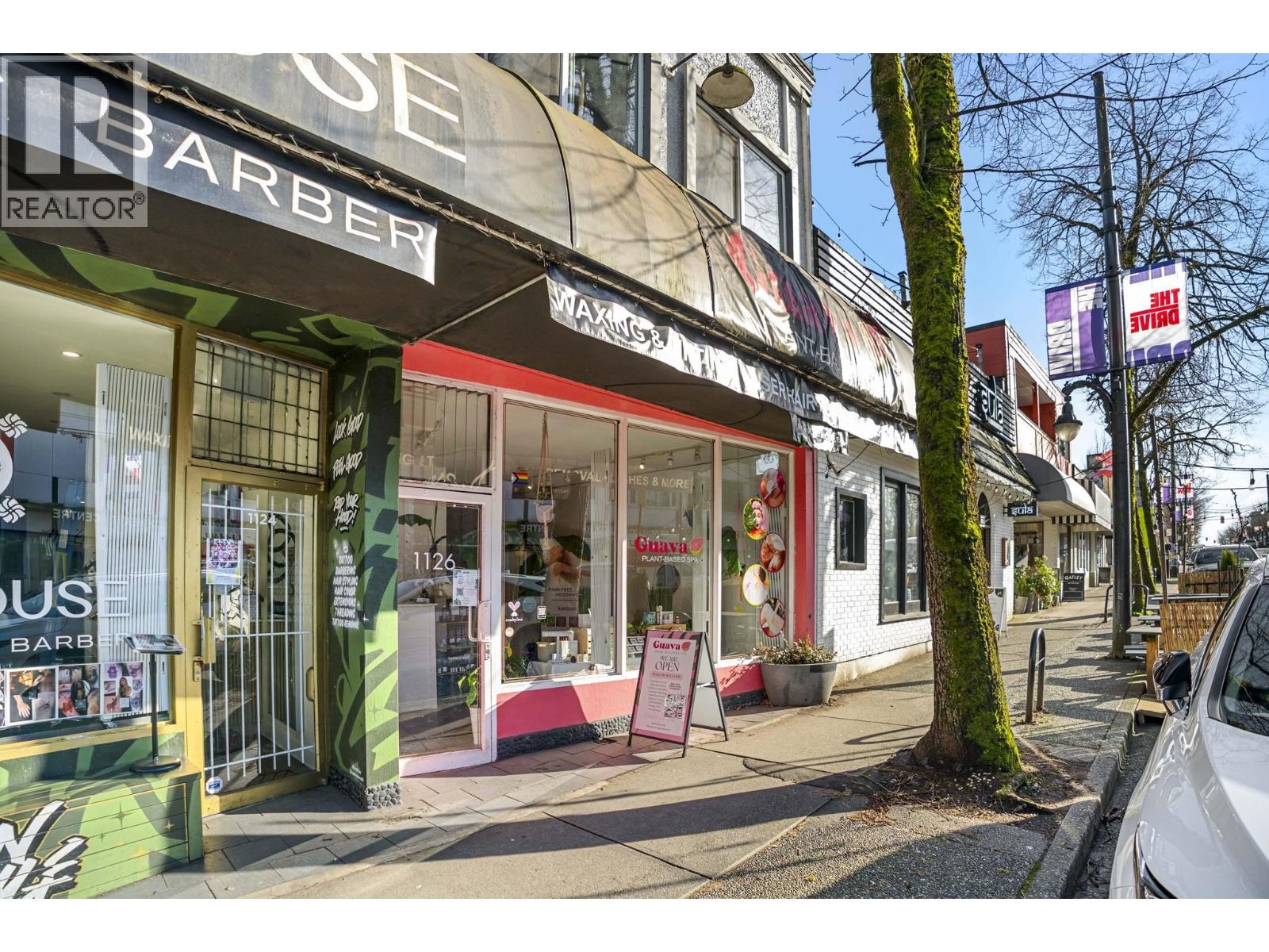 1126 Commercial Drive Property Photo 1