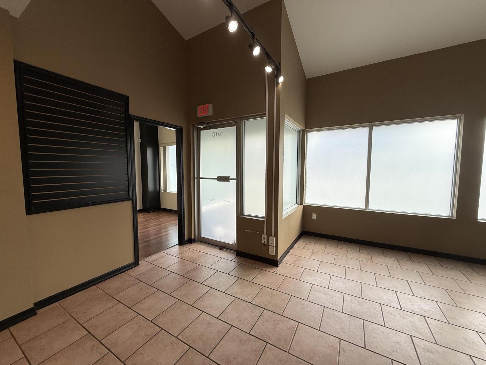 103 2359 Clearbrook Road Property Photo 4