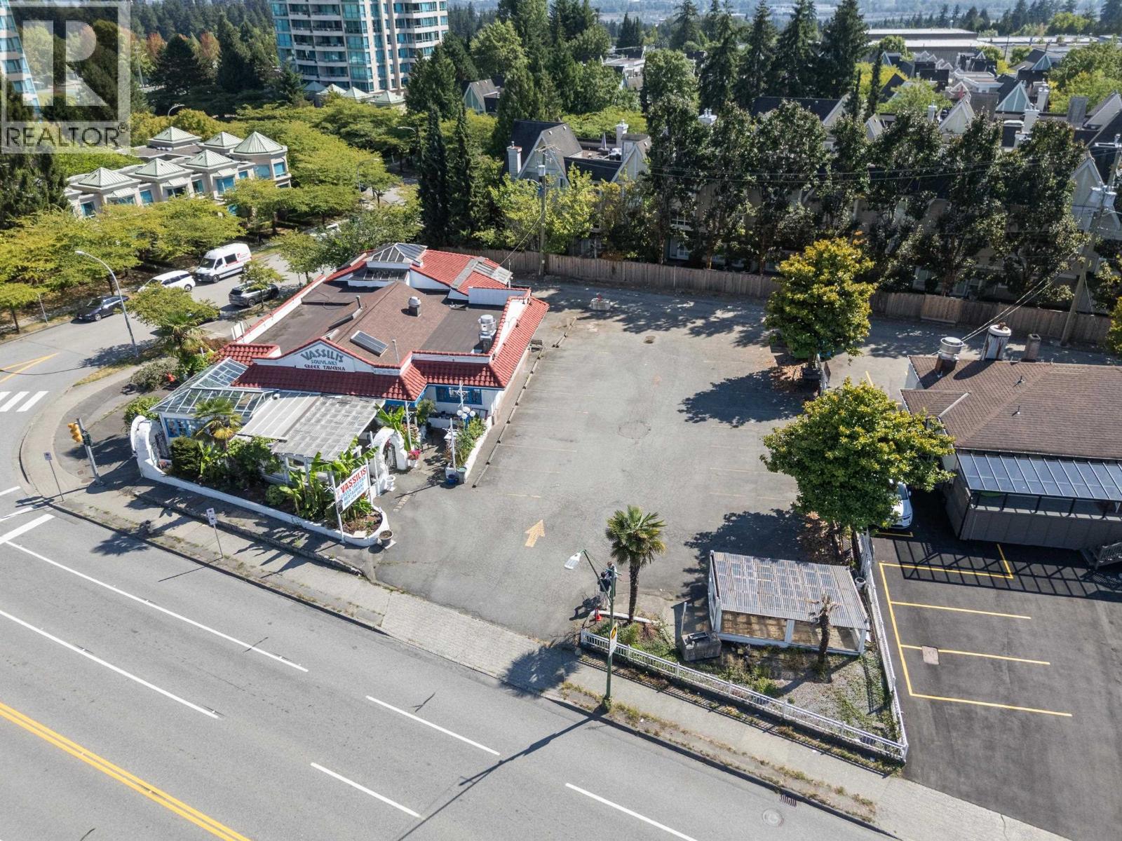 6558 Kingsway Property Photo 1