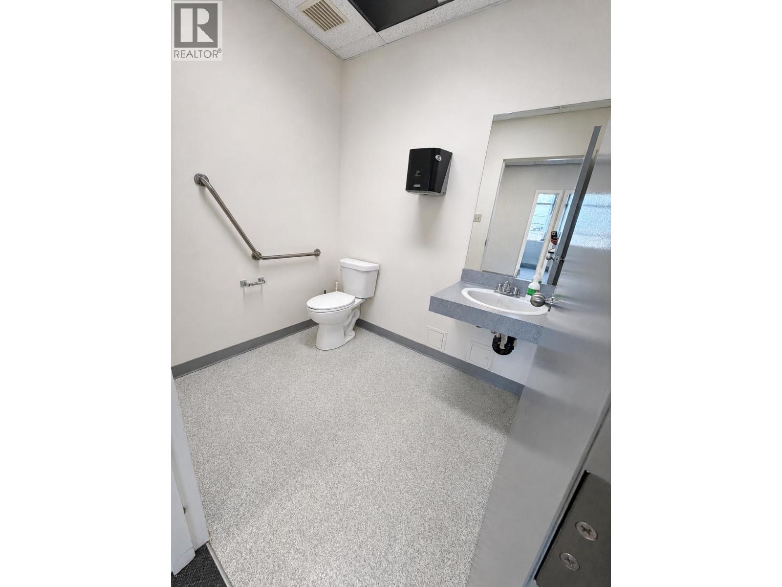 9405 109 Street Property Photo 8