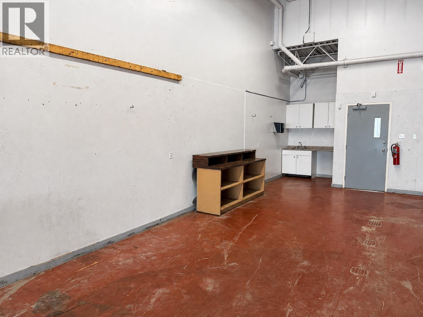 9405 109 Street Property Photo 11